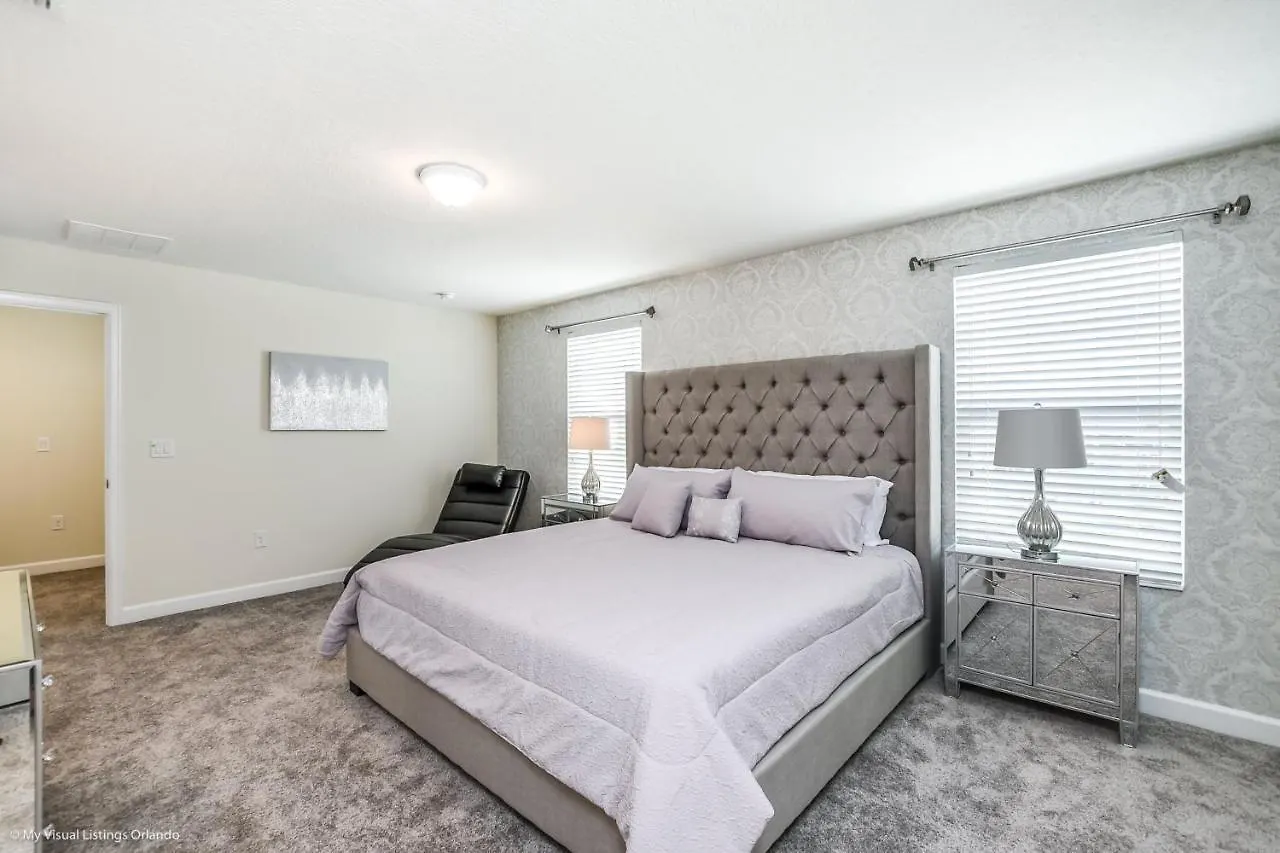 1571Pw Amazing Champions Gate 6 Bedroom 6 Bed Davenport 0*,